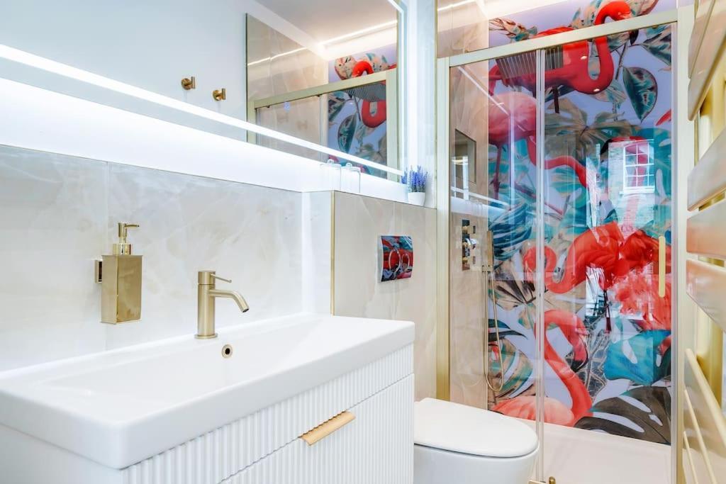伦敦House 10 Mins To Tower Bridge Hot Tub & Parking别墅 外观 照片