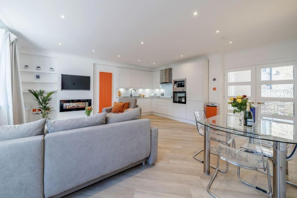 伦敦House 10 Mins To Tower Bridge Hot Tub & Parking别墅 外观 照片