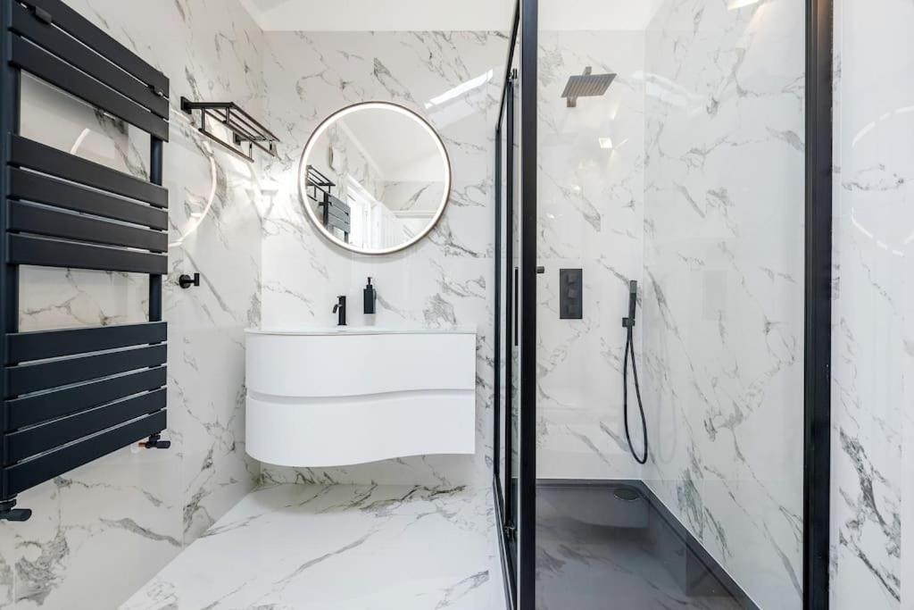 伦敦House 10 Mins To Tower Bridge Hot Tub & Parking别墅 外观 照片