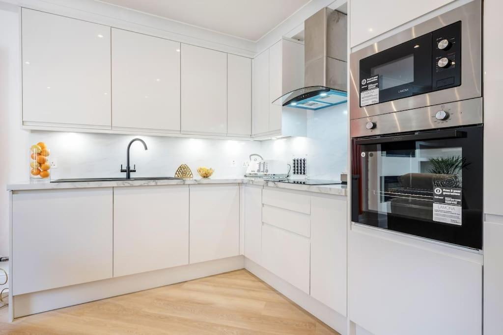 伦敦House 10 Mins To Tower Bridge Hot Tub & Parking别墅 外观 照片